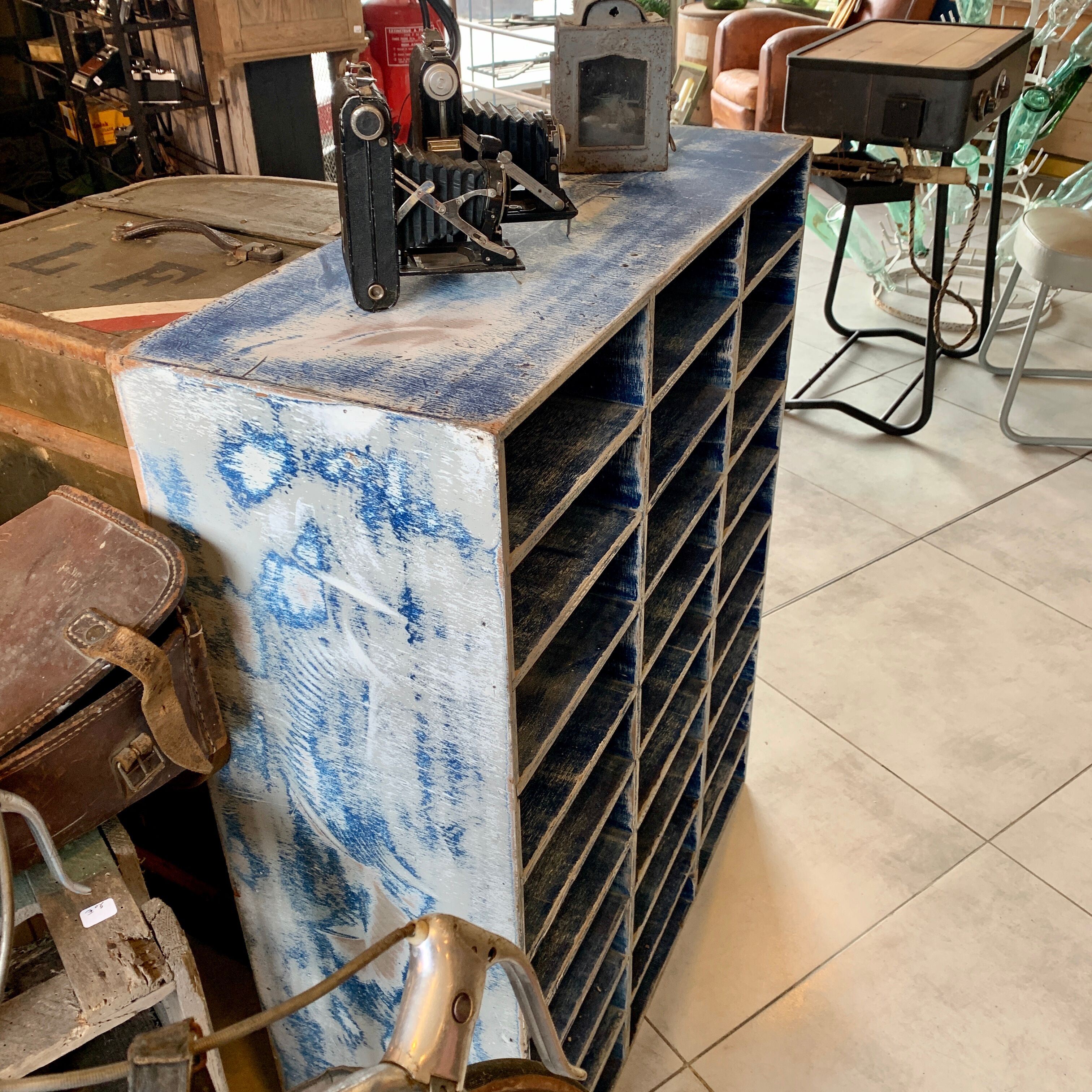 Skated workshop furniture