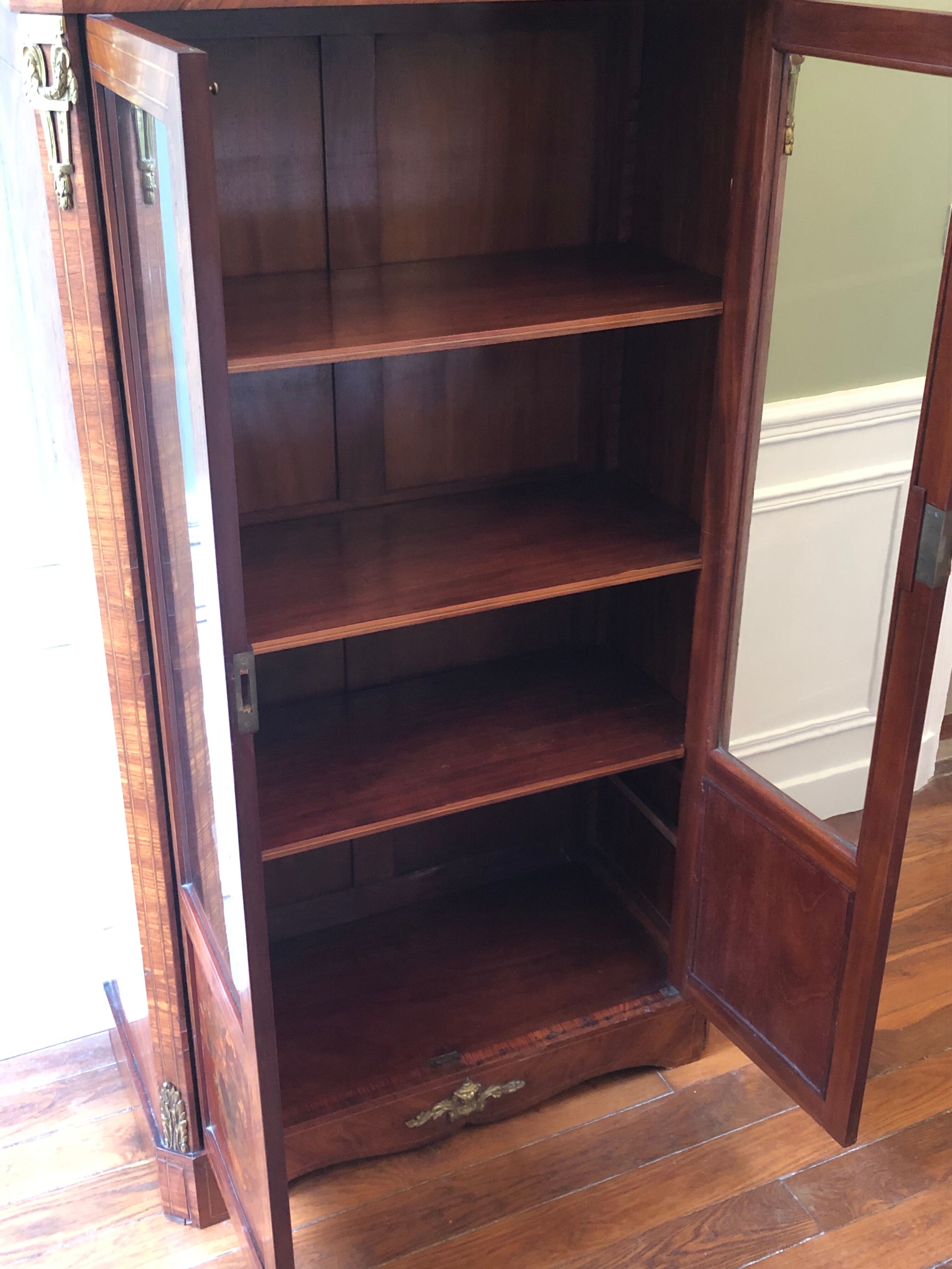 Louis XVI style library period XIXth century