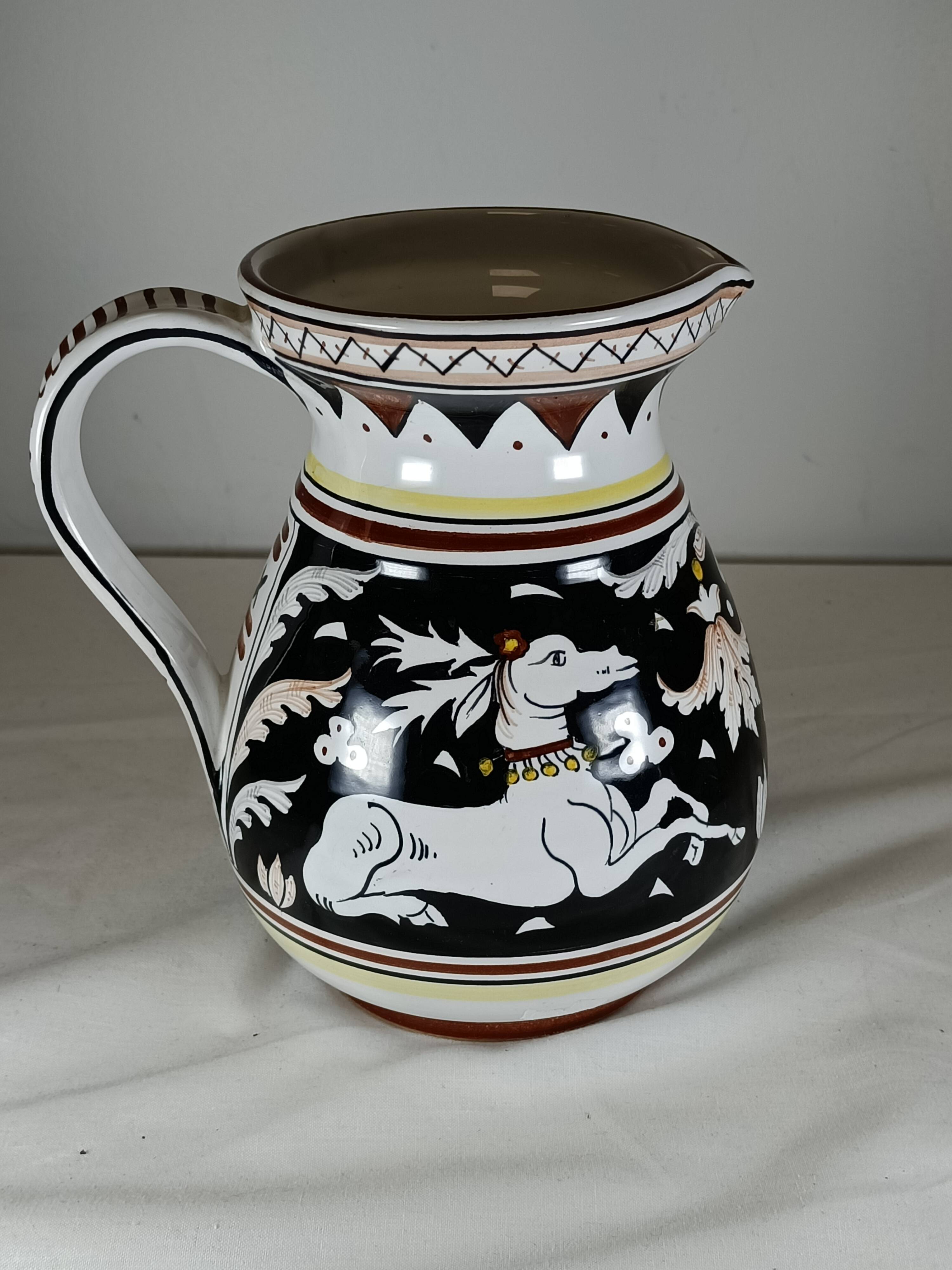 Archaic Italian pitcher from Siena in hand-painted ceramic – animal decoration