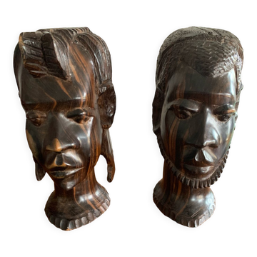 Pair of African busts in ebony from Madagascar, 1930s.