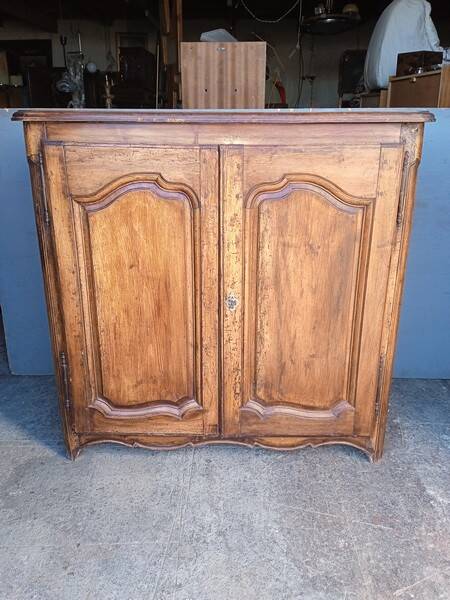 Buffet en noyer Louis XV, XVIIIème siècle