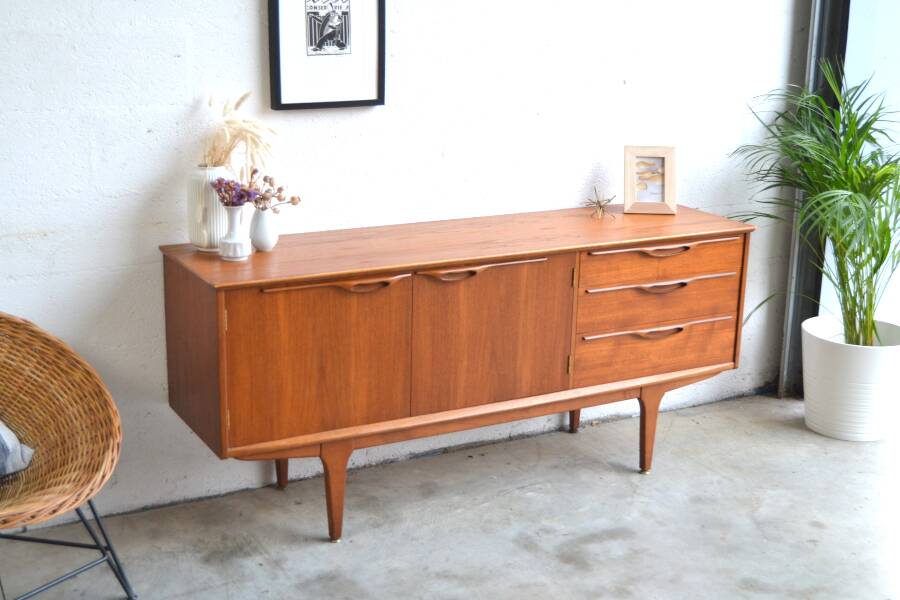 Teak sideboard by Jentique * 168 cm