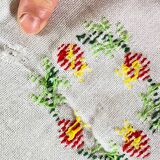 Embroidered tablecloth and 12 vintage napkins