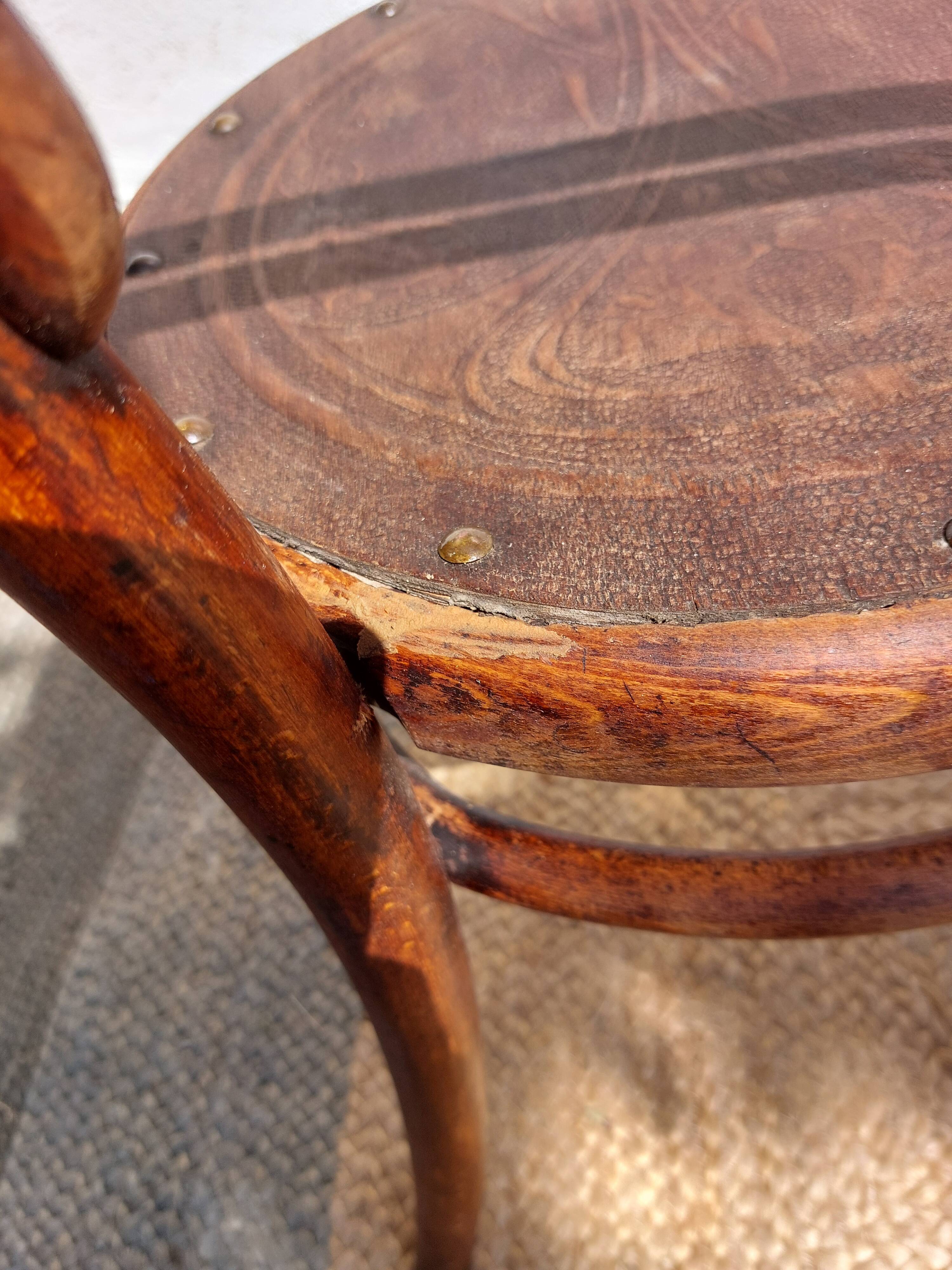 4 curved wooden bistro chairs