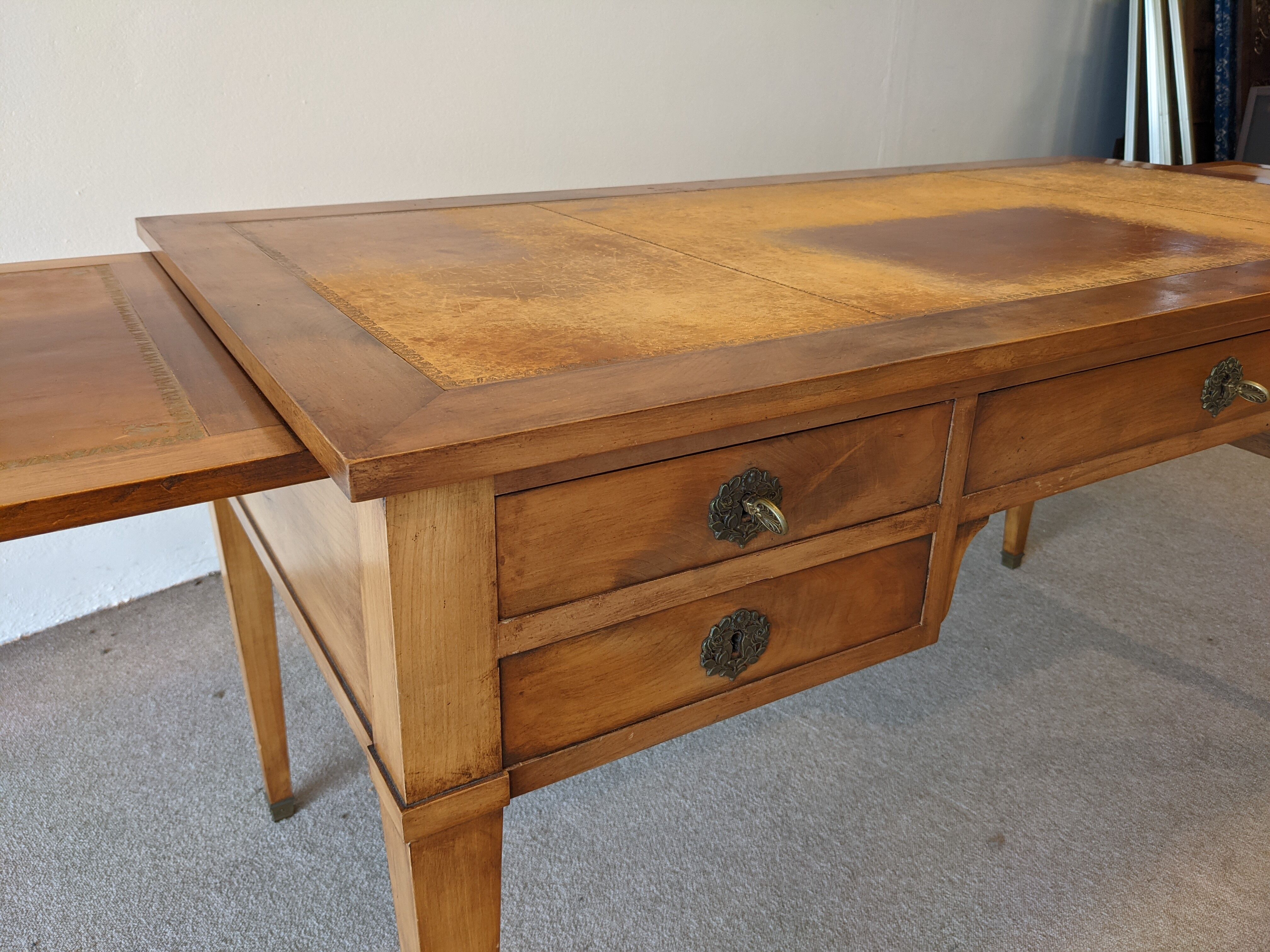 Double-sided Executive Board