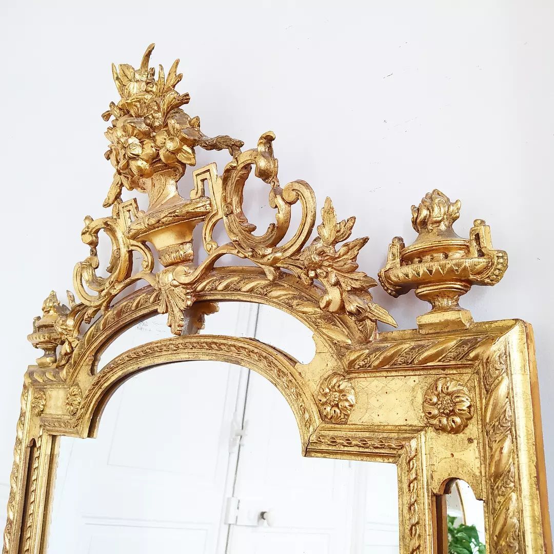 Mirror with parcloses