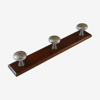 Porte-manteaux en bois et en inox des années 20