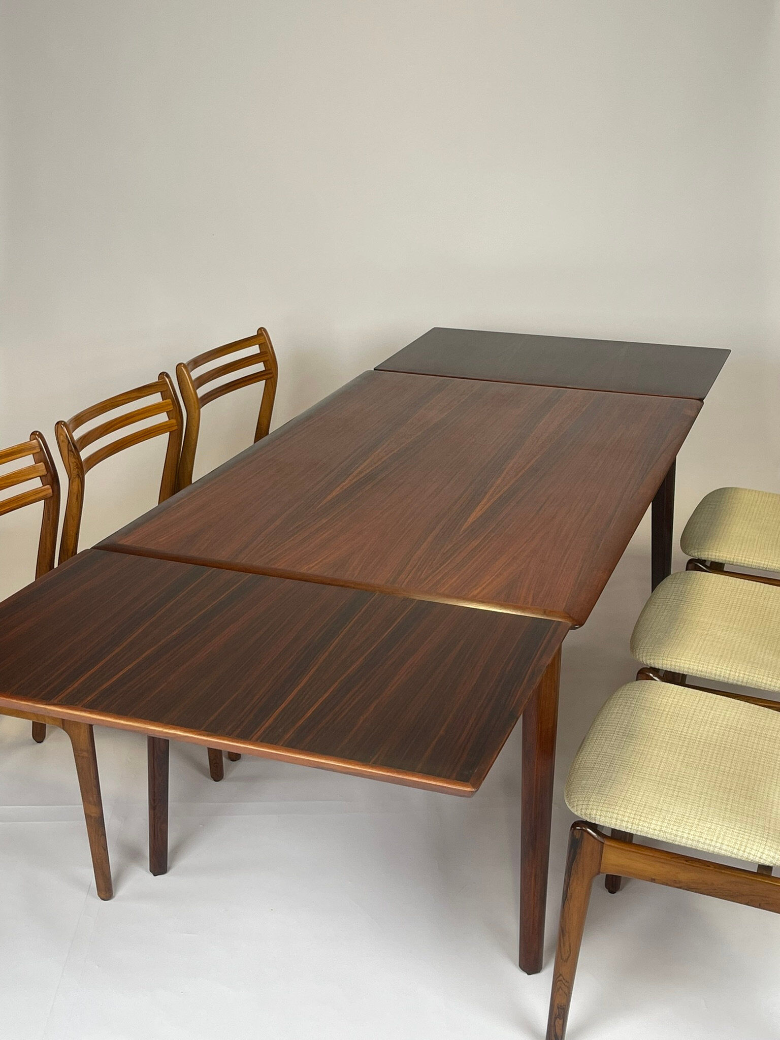 Table scandinave en palissandre année 60
