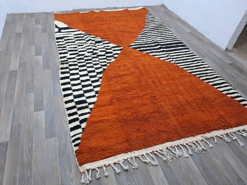 Traditional handmade Beni Ouraine rug, size 140 x 260 cm