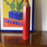 Pierre Sala, lampe de table postmoderne Pencil rouge, Ed. Vilac France années 1980