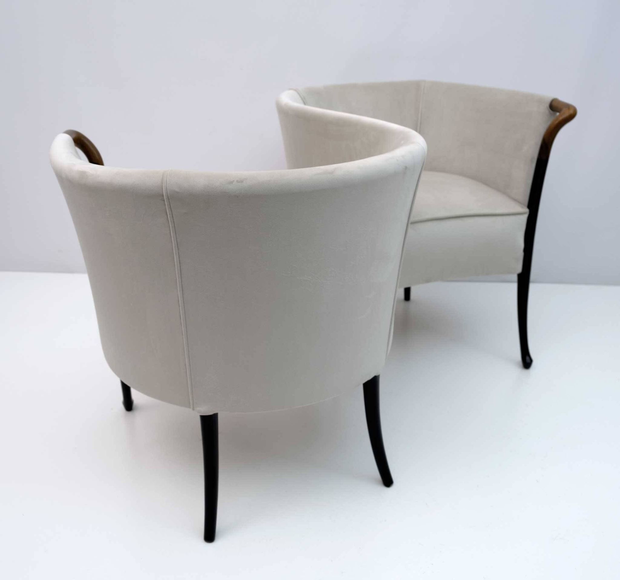 Rare Giorgetti Italian Velvet Conversation Sofa "Progetti", 1980s