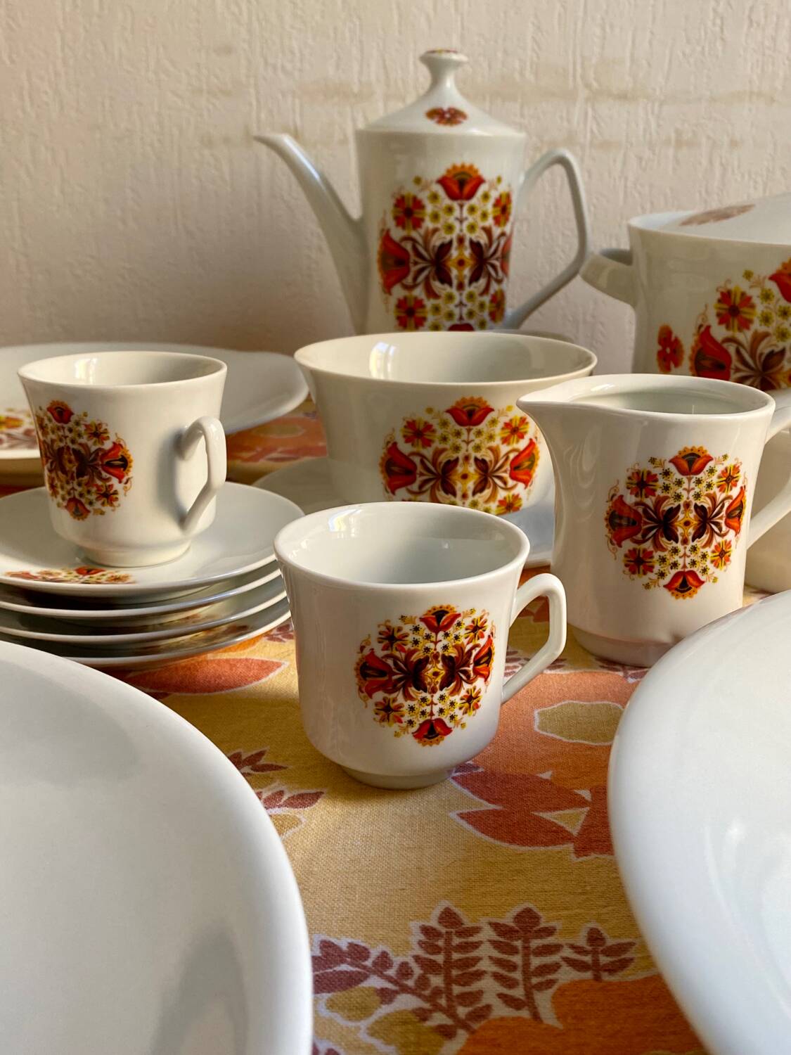 Seventies porcelain service