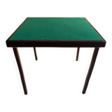 Folding gaming table
