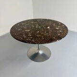 Old marble dining table with metal tulip base from the Italian design in the 60s