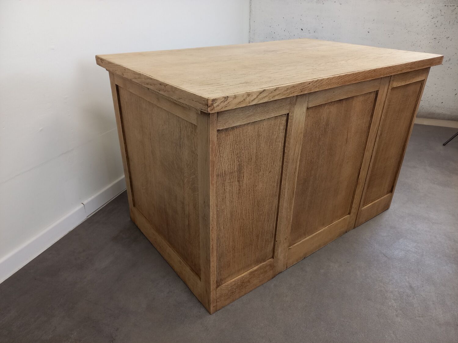 Desk with oak drawers
