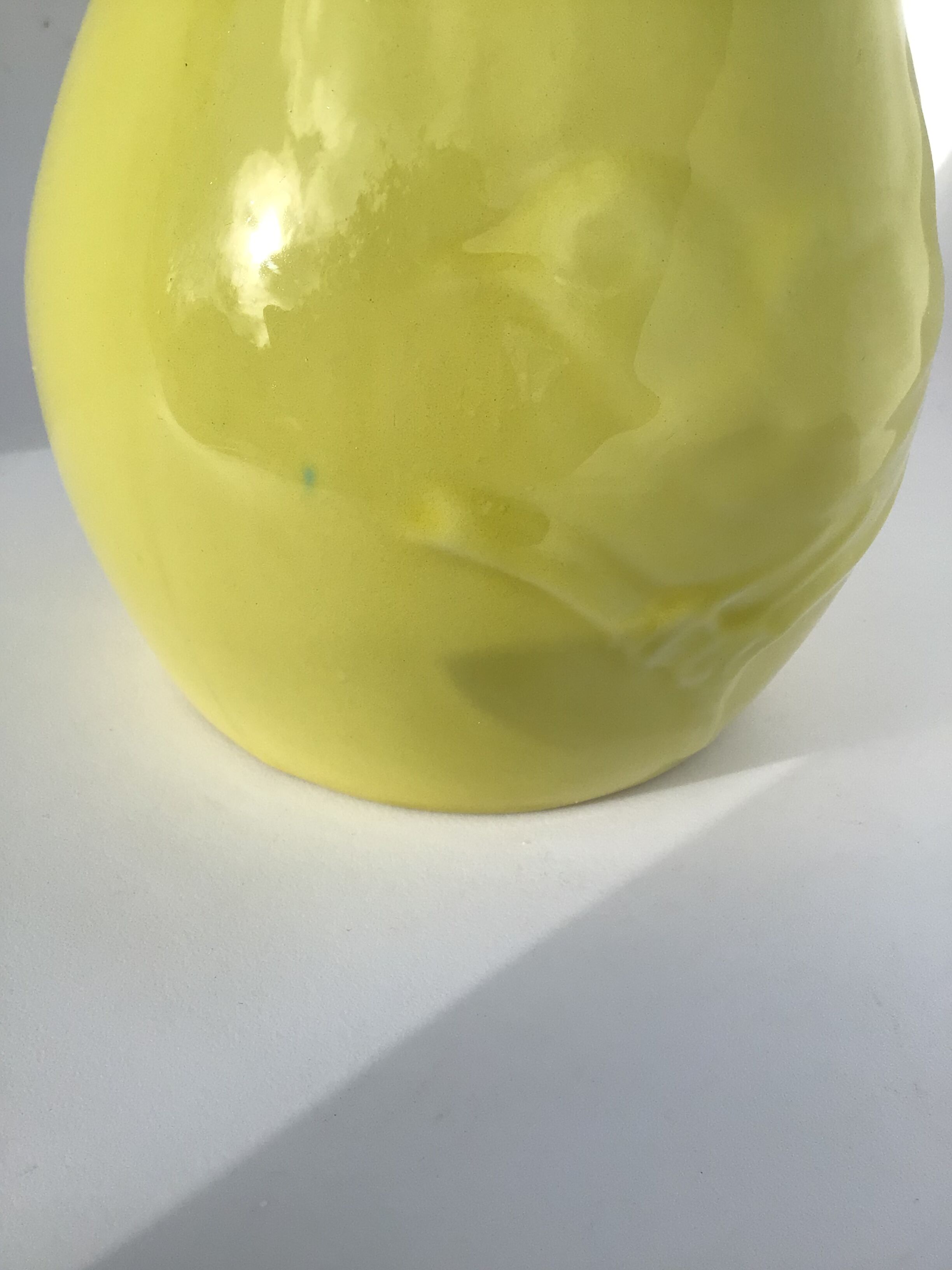 Yellow pitcher bird earthenware Vercor light relief