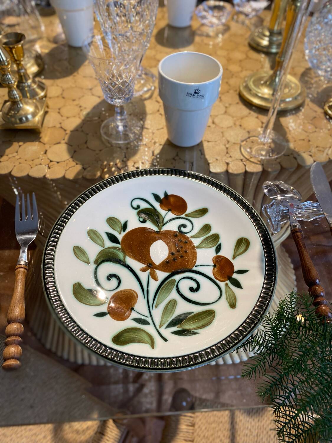 Set of 4 Argenteuil Boch Frères dinner plates