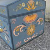 Swedish hand-painted chest 1900