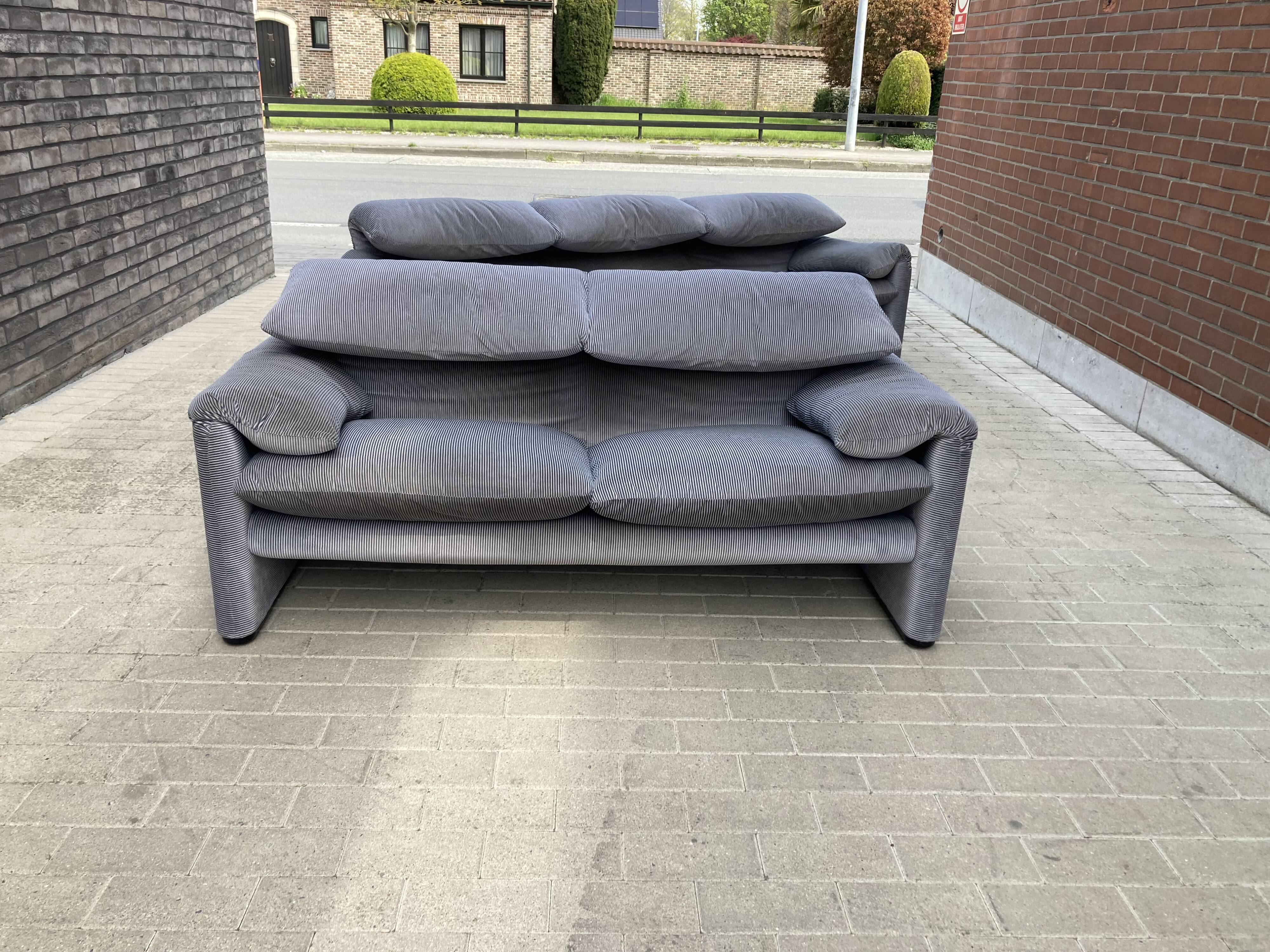 Set of 2 Maralunga sofas by Vico Magistretti for Cassina