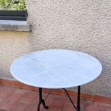 Round table marble and foot vintage cast iron