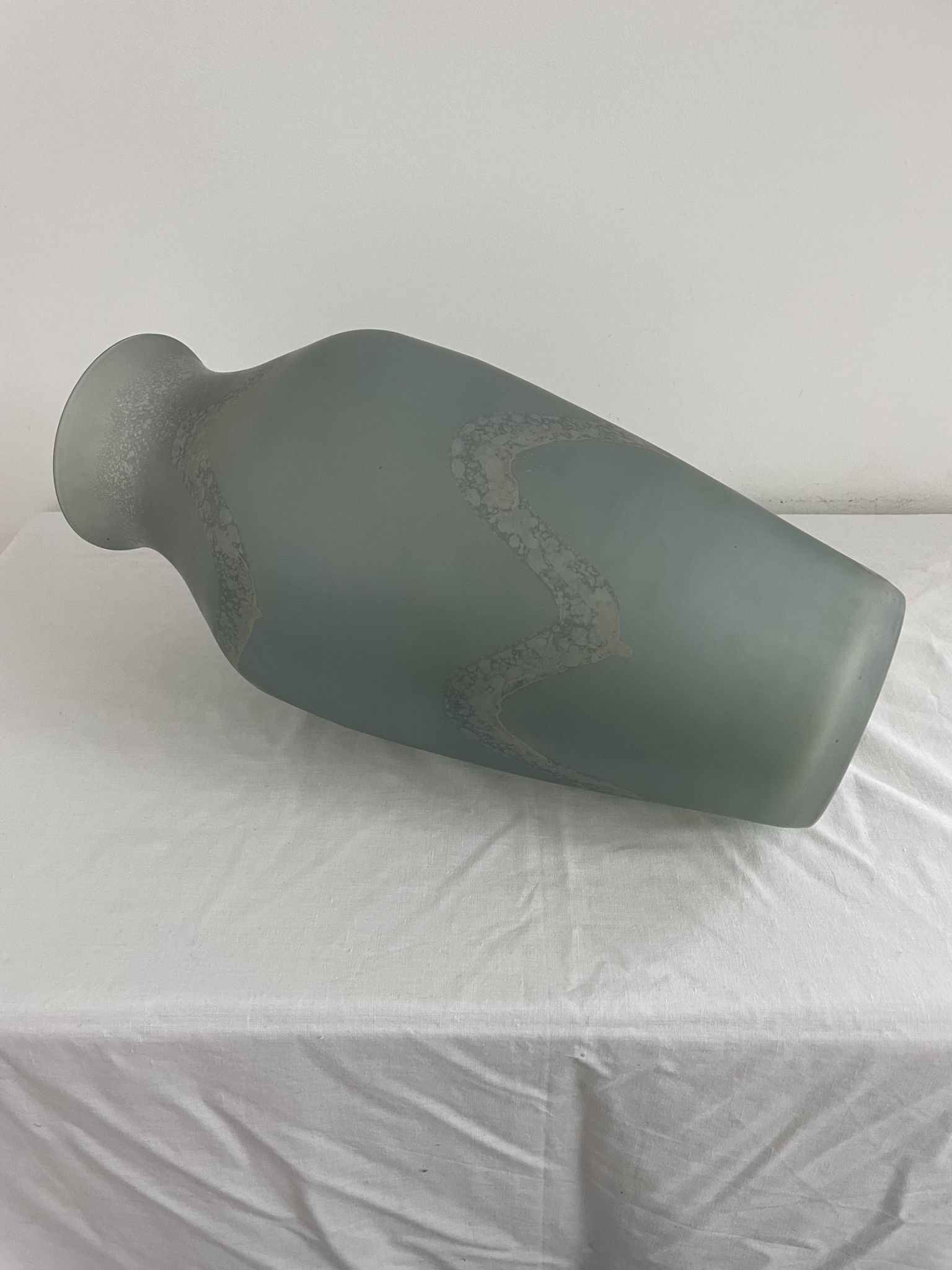 Large glass vase, Trait d'Union, gray-green tones, sandblasted vase decoration, elegant and chic