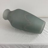 Grand vase en verre, Trait d'Union, teintes gris vert, décor de vase sablée, élégant et chic