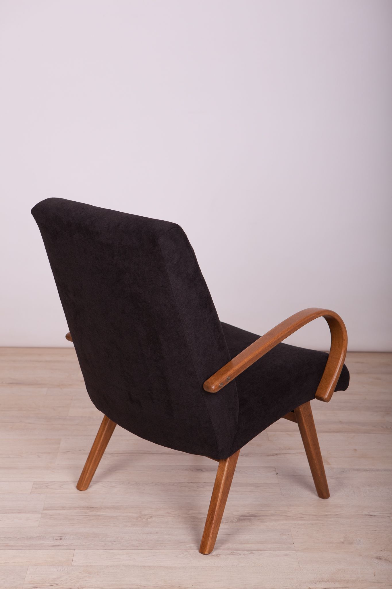 Model 53 Armchairs by Jaroslav Smidek for TON, 1960s, Set of 2