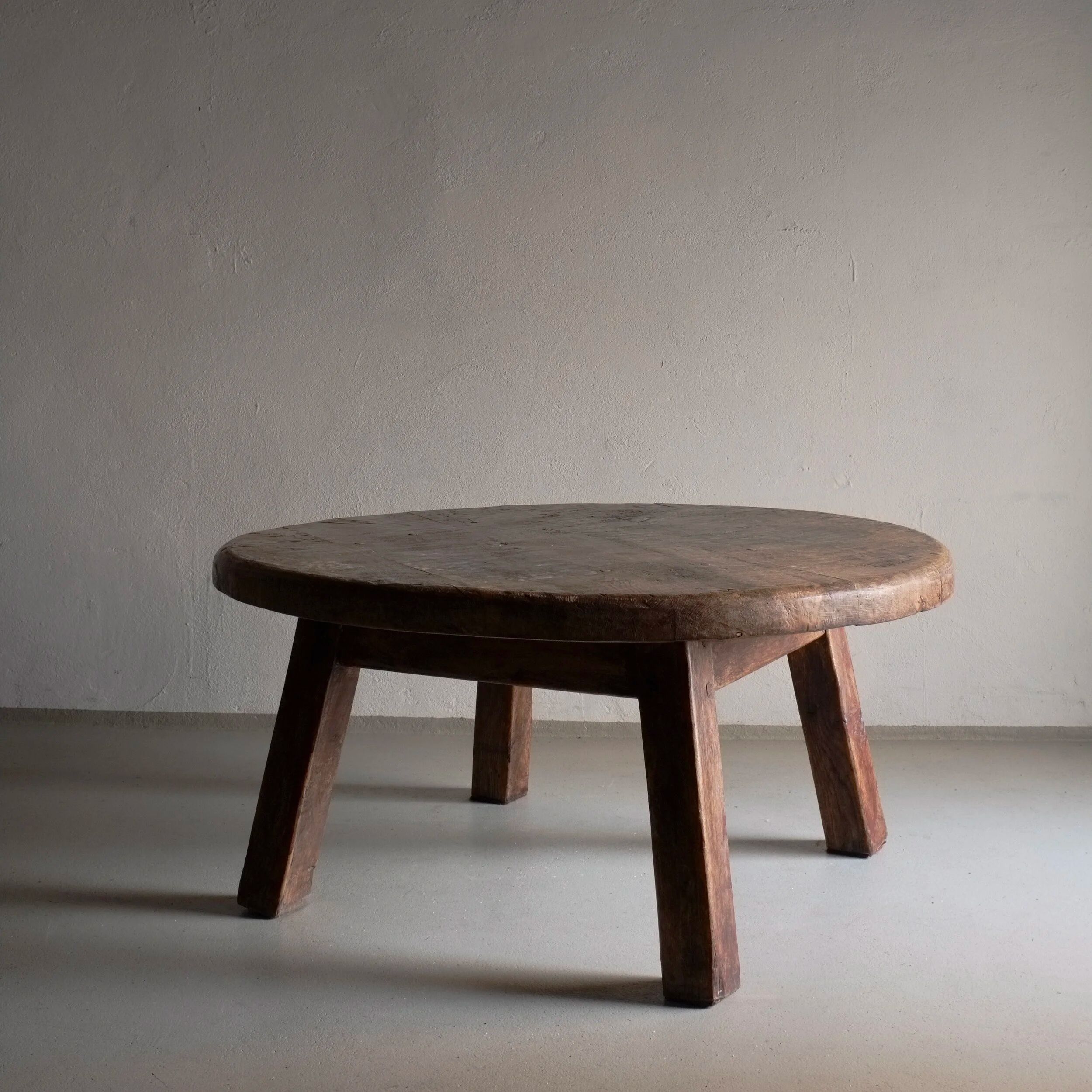 Brutalist oak round coffee table, Belgium, 1950s