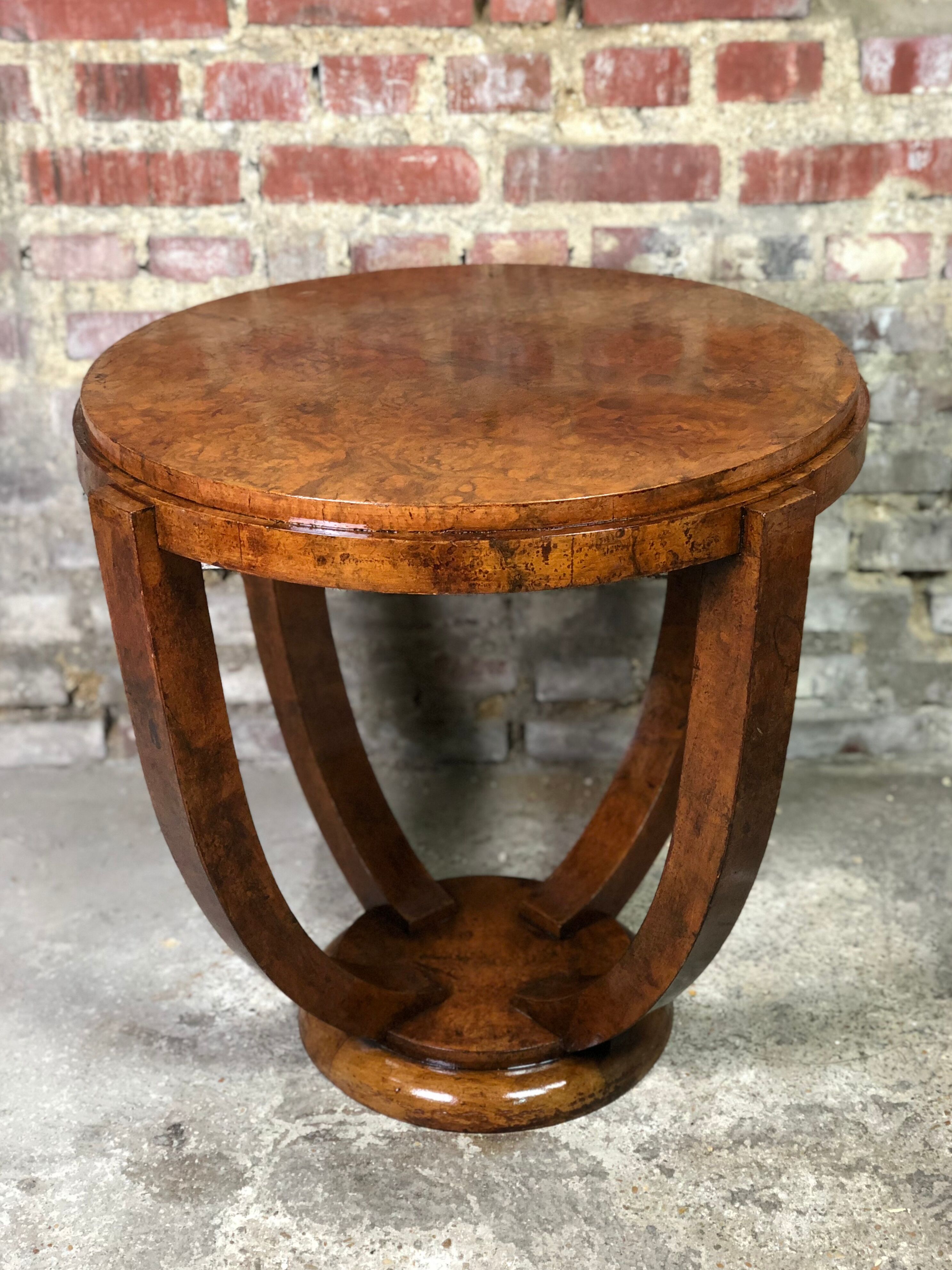 Pedestal table / side table Art Deco era in walnut bramble veneer