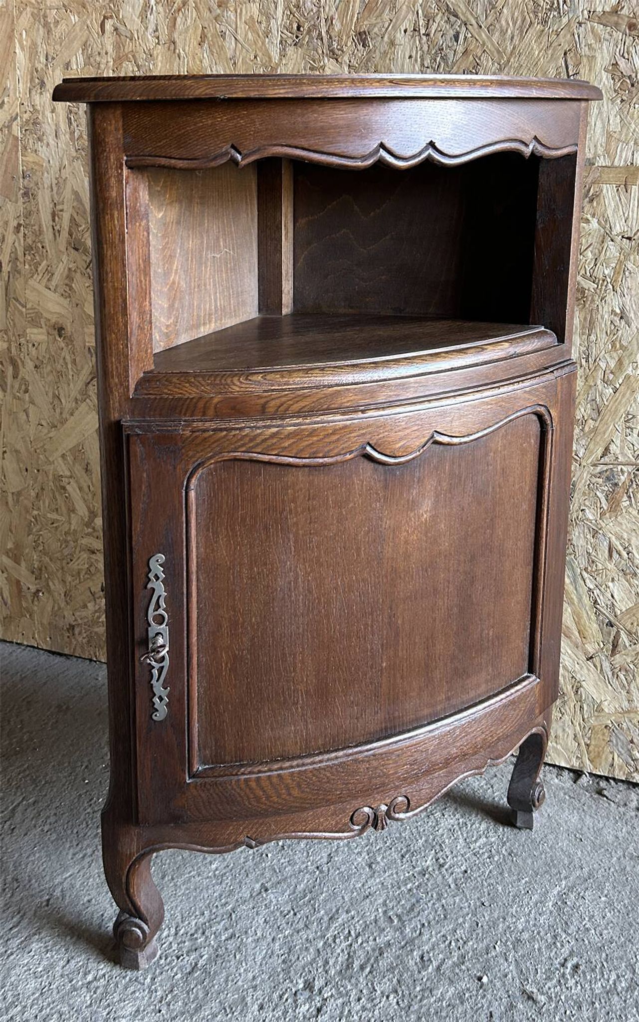 Encoignure à porte, merisier style louis XV, vintage, années 60