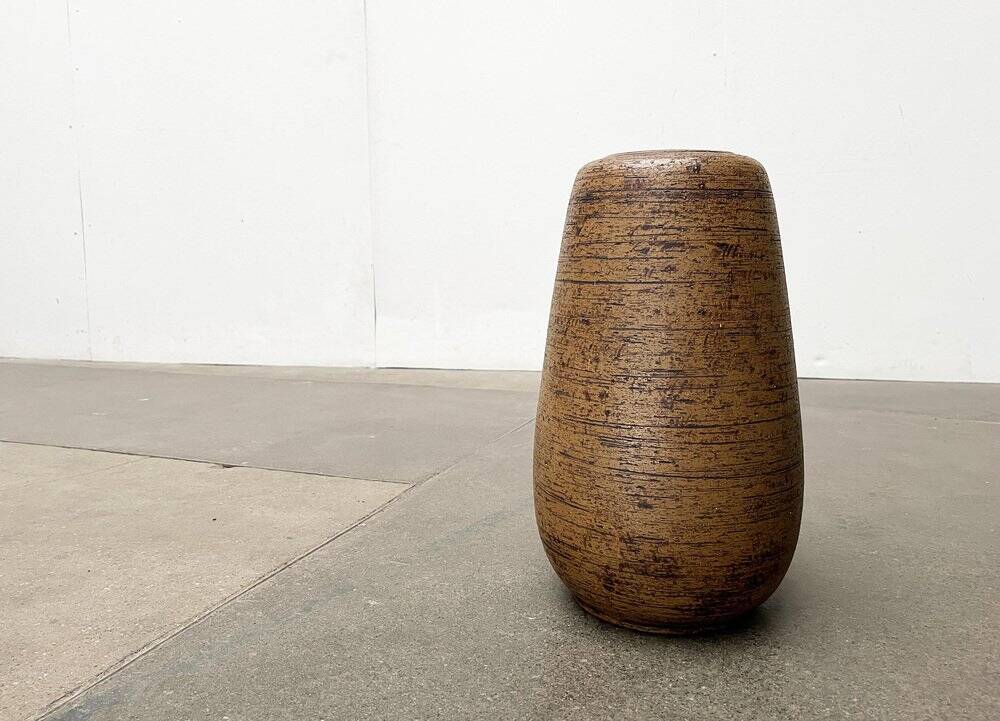 Brutalist mid-century studio ceramic vase by Sybille Karrenberg-Dresler, 1960s.