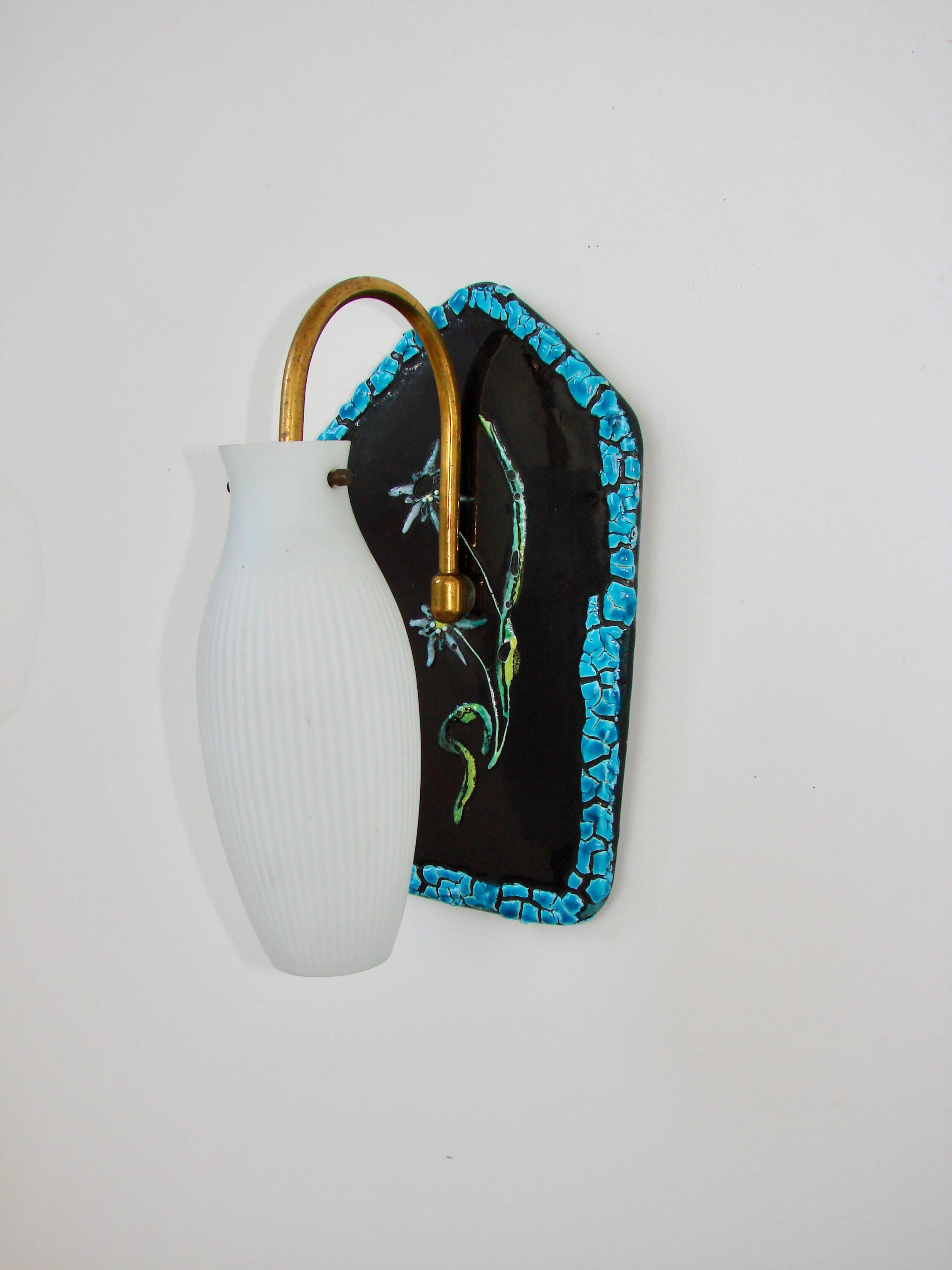 Wall lamp from the 1960s, made of ceramic. Good condition, 1xE14.