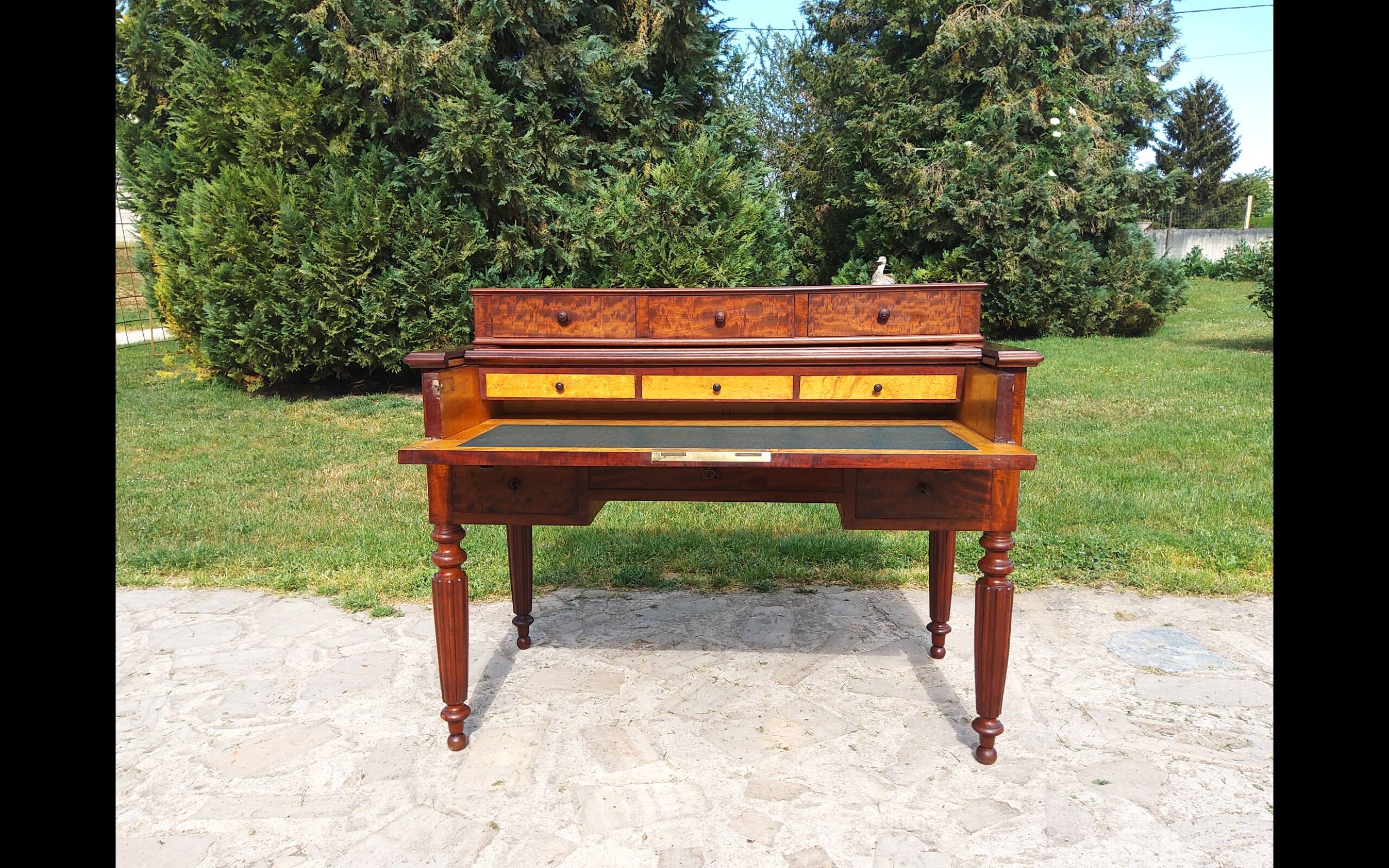 Desk