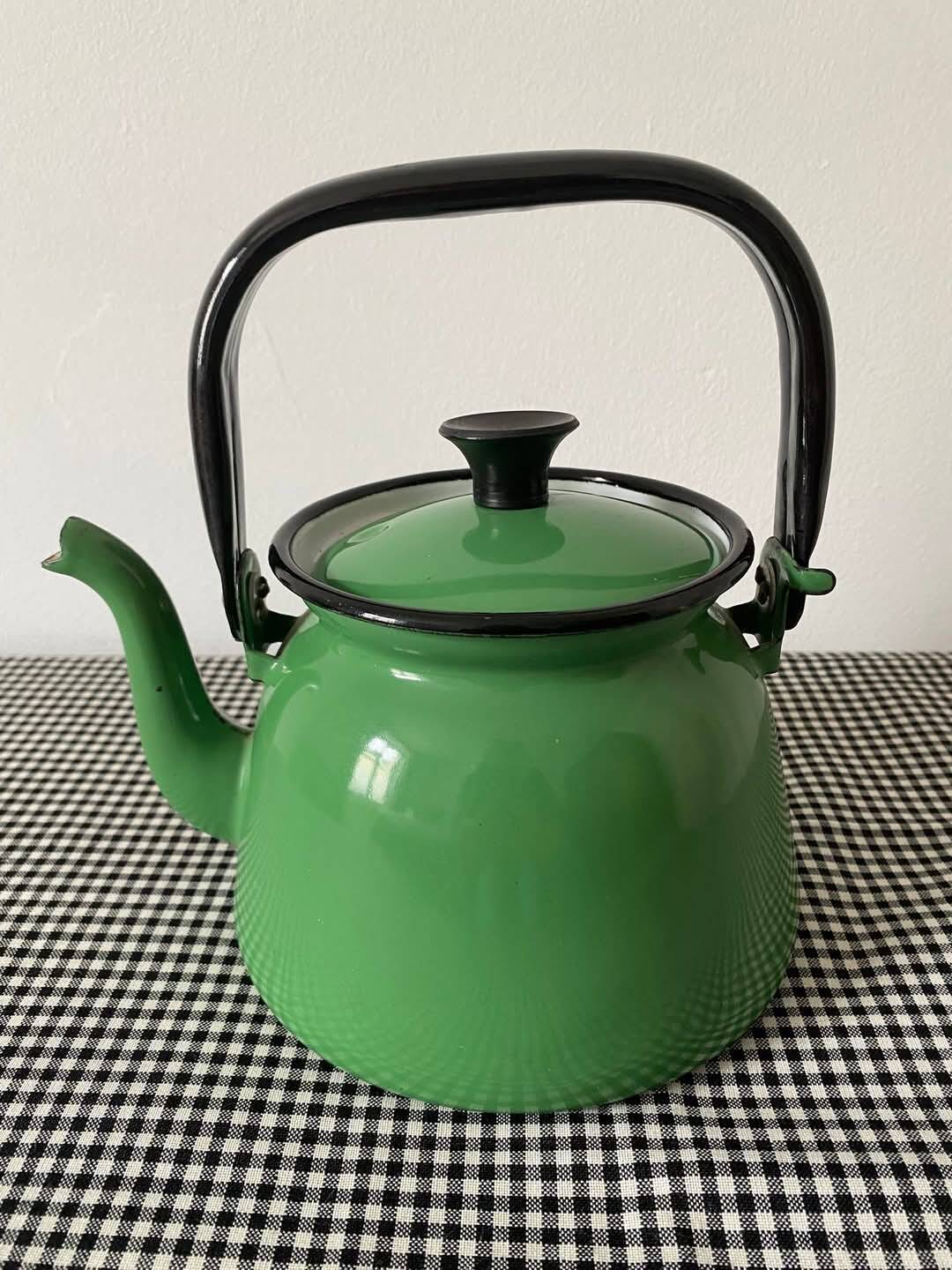 Cafetière émaillée verte et noire