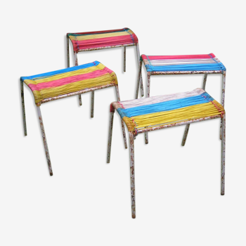 Tabourets en scoubidou