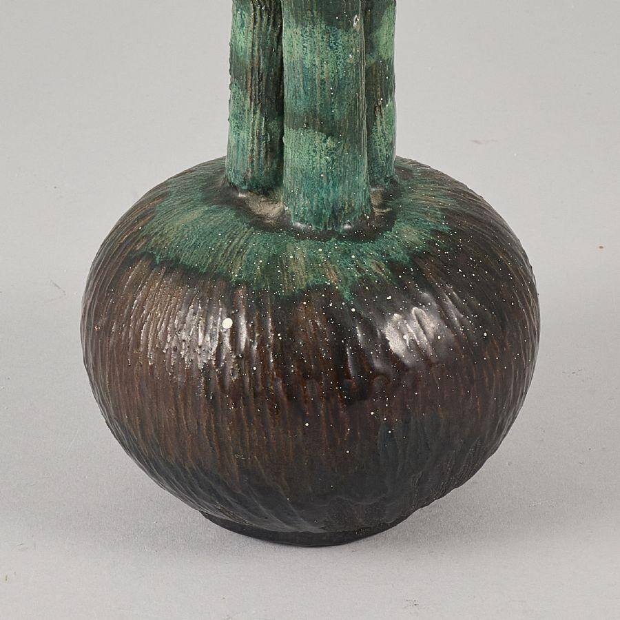 Arne Säfström, rare ceramic tulip vase, The Modern Scandinavian, mid-1900s