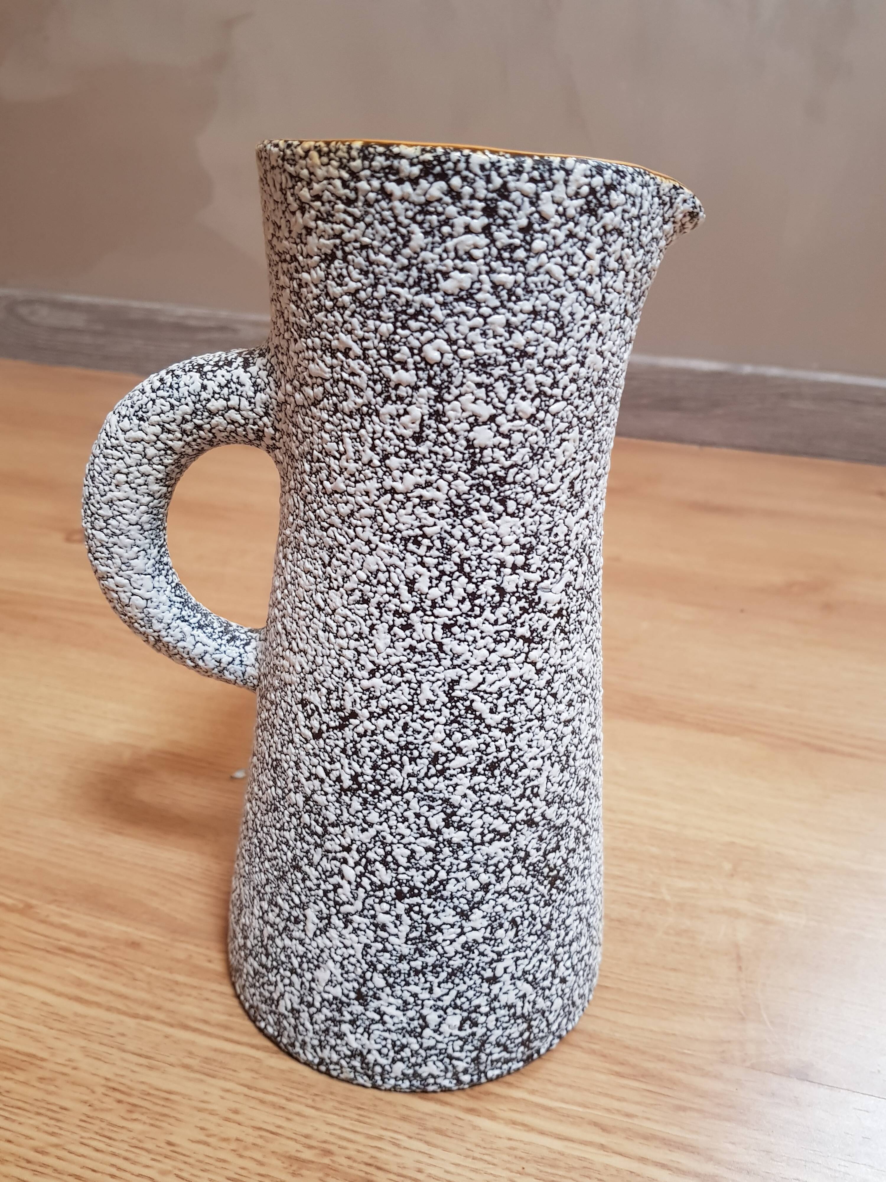 Pitcher granite bench-gray decor boat orange year 60