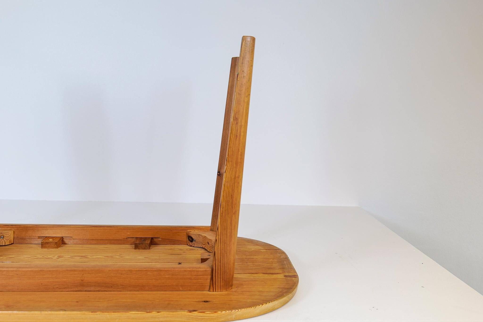Table basse en pin du milieu du siècle par Carl Malmsten, Suède, années 1940