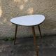 Table basse tripode vintage forme libre