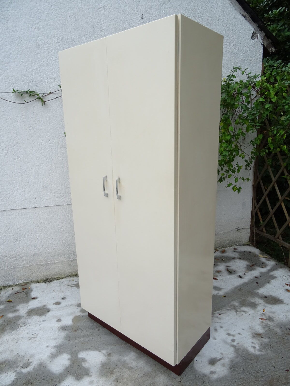 Manufrance metal cabinet