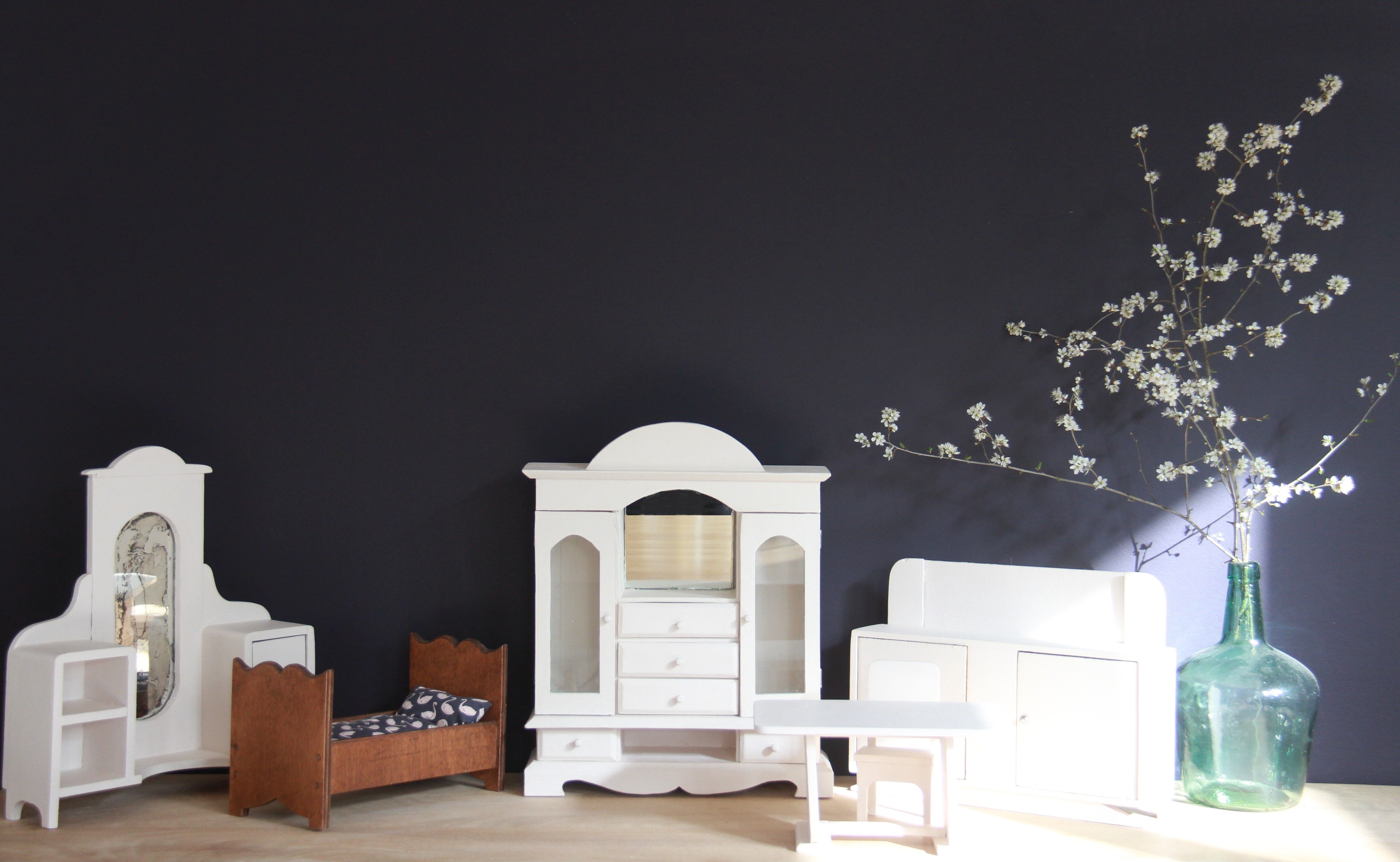 Psyche or wooden doll dressing table