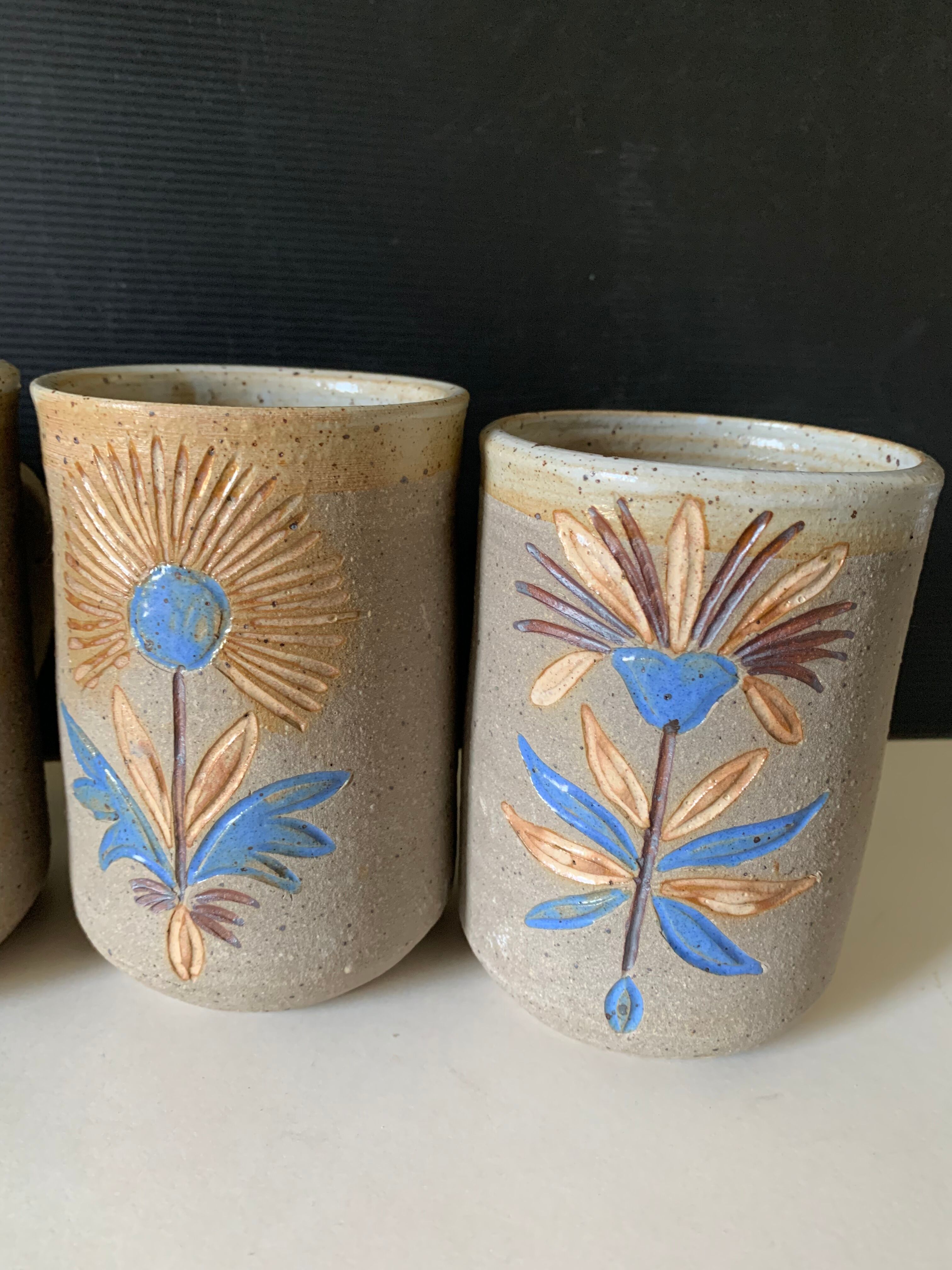 4 ceramic mugs