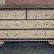 Commode chinoise sculptée en bois de camphrier