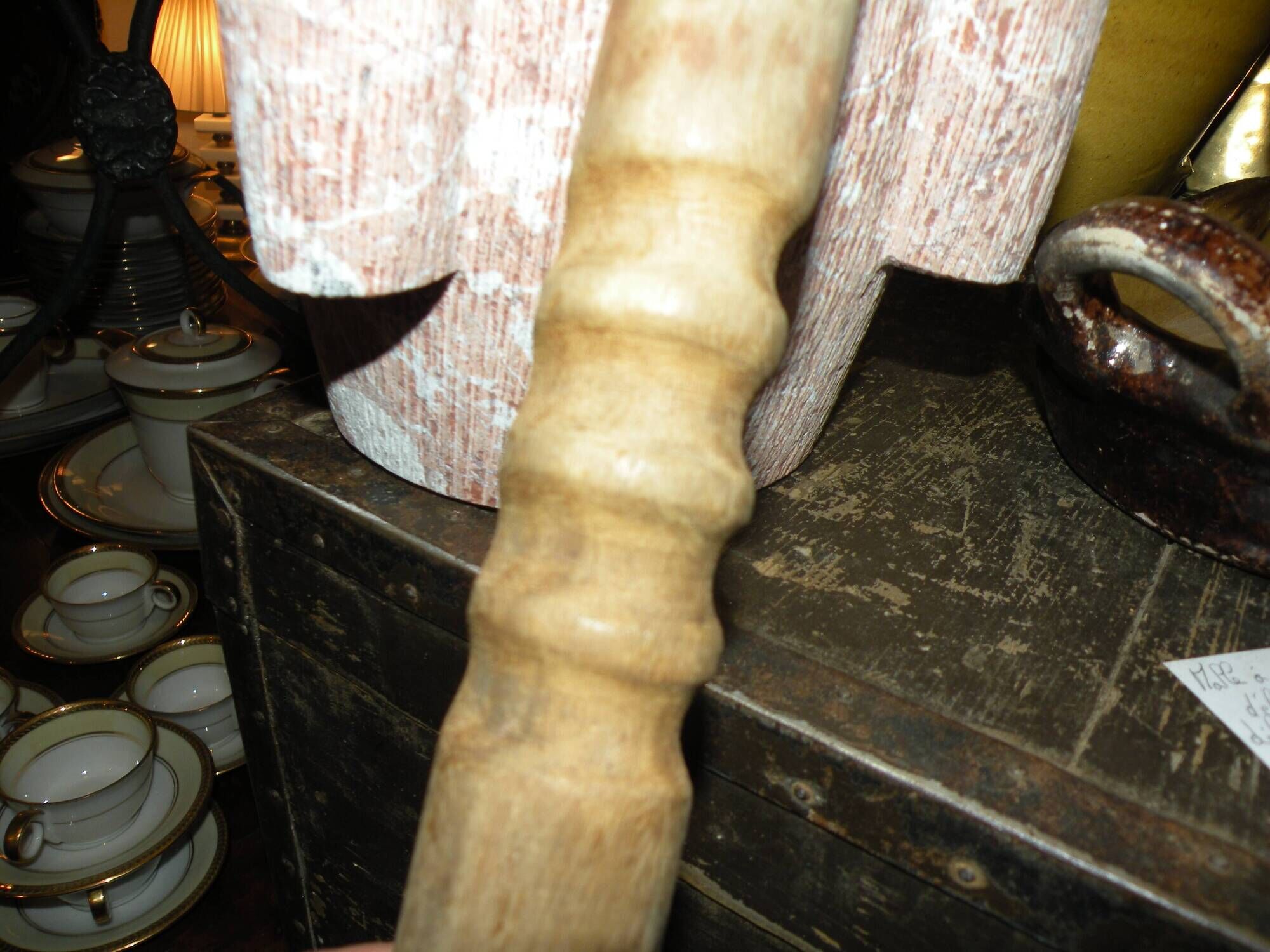 Mortar in veined red marble and its wooden pestle 20th century