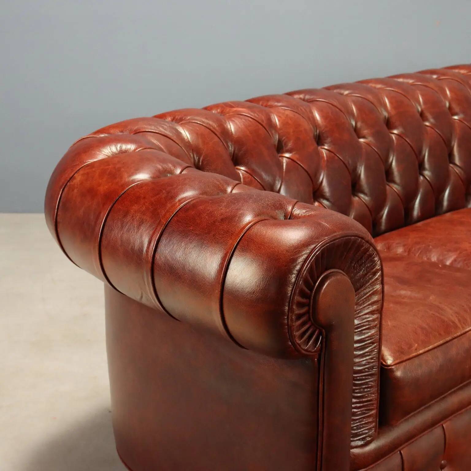 Canapé Chesterfield par la manufacture Santambrogio