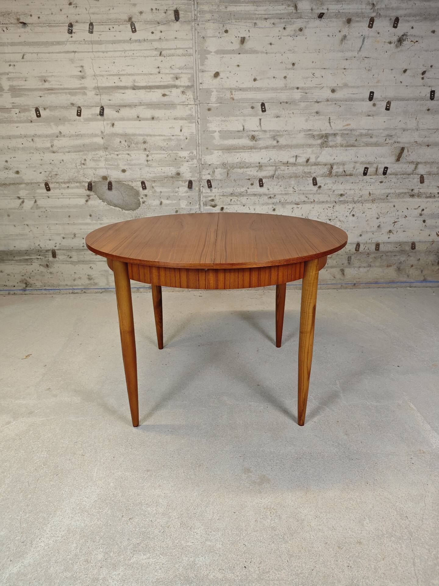 Table ronde extensible