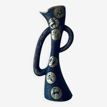 Vase brutaliste en bronze, les signes du zodiaque