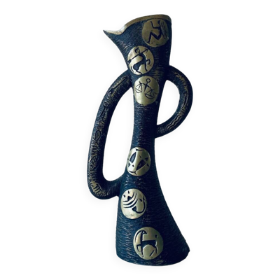 Vase brutaliste en bronze, les signes du zodiaque