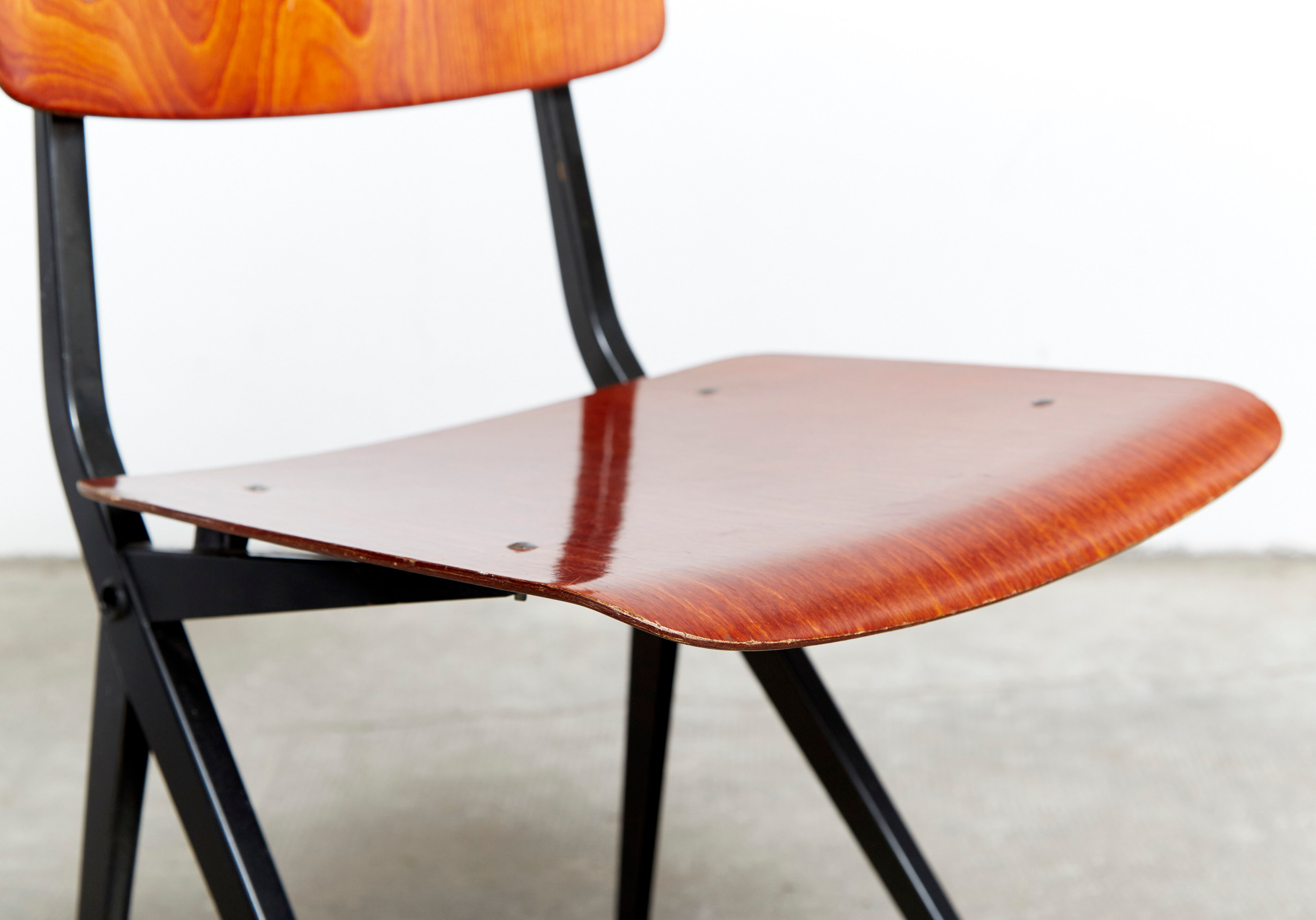 Friso Kramer "result" chair for Ahrend De Circel