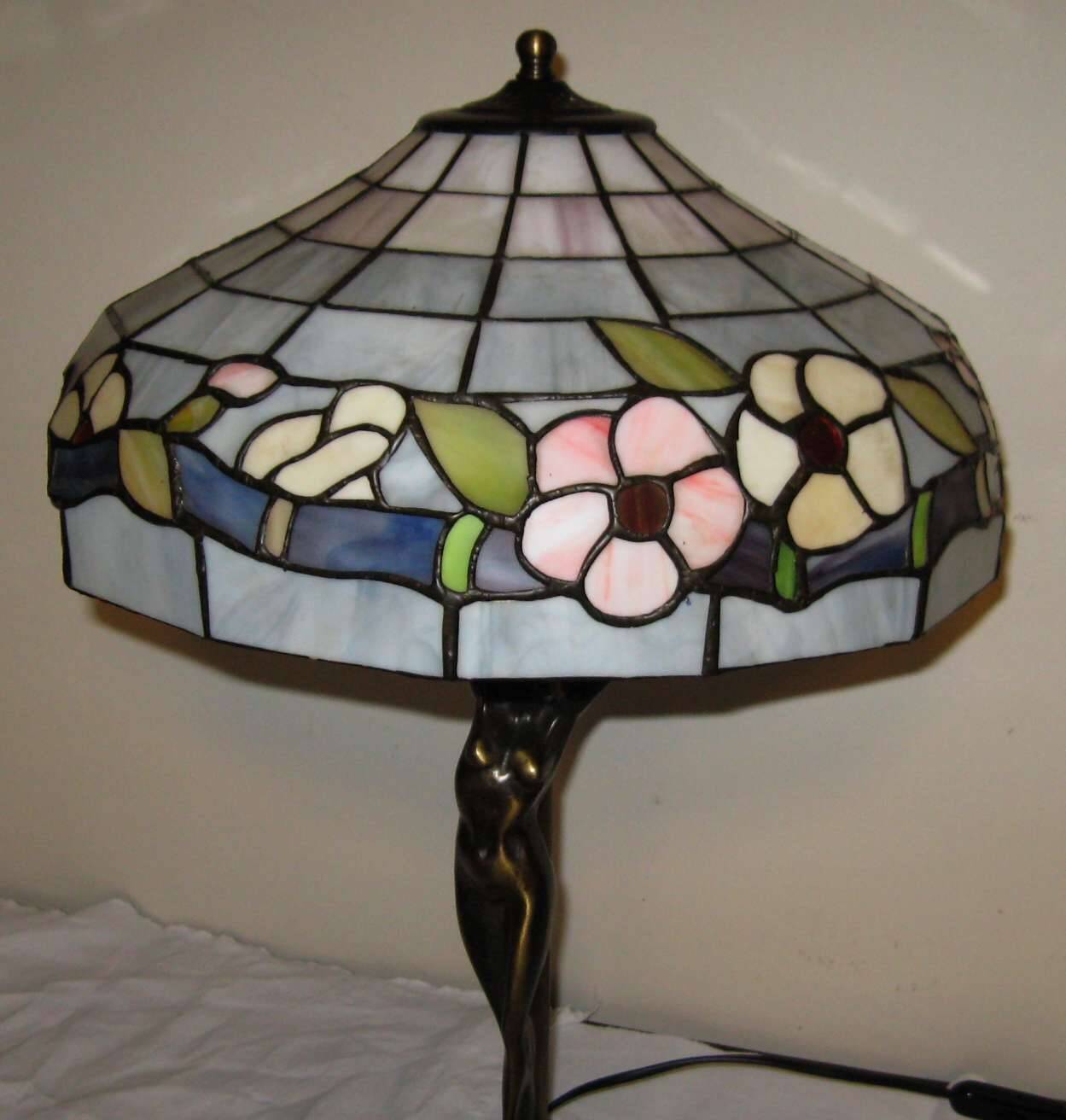 Art Nouveau Table Lamp in Burnished Brass and Coloured Glass (c. 1980)